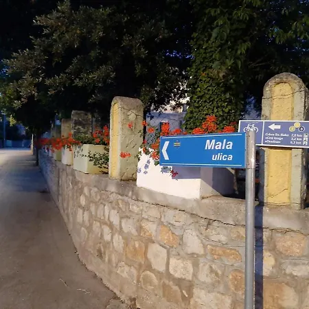 Antica * Sveti Filip i Jakov