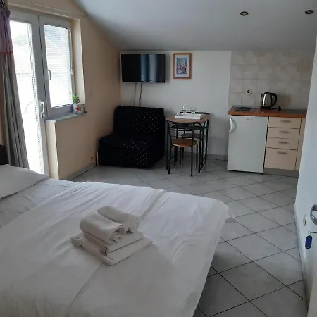 Antica Apartment Sveti Filip i Jakov